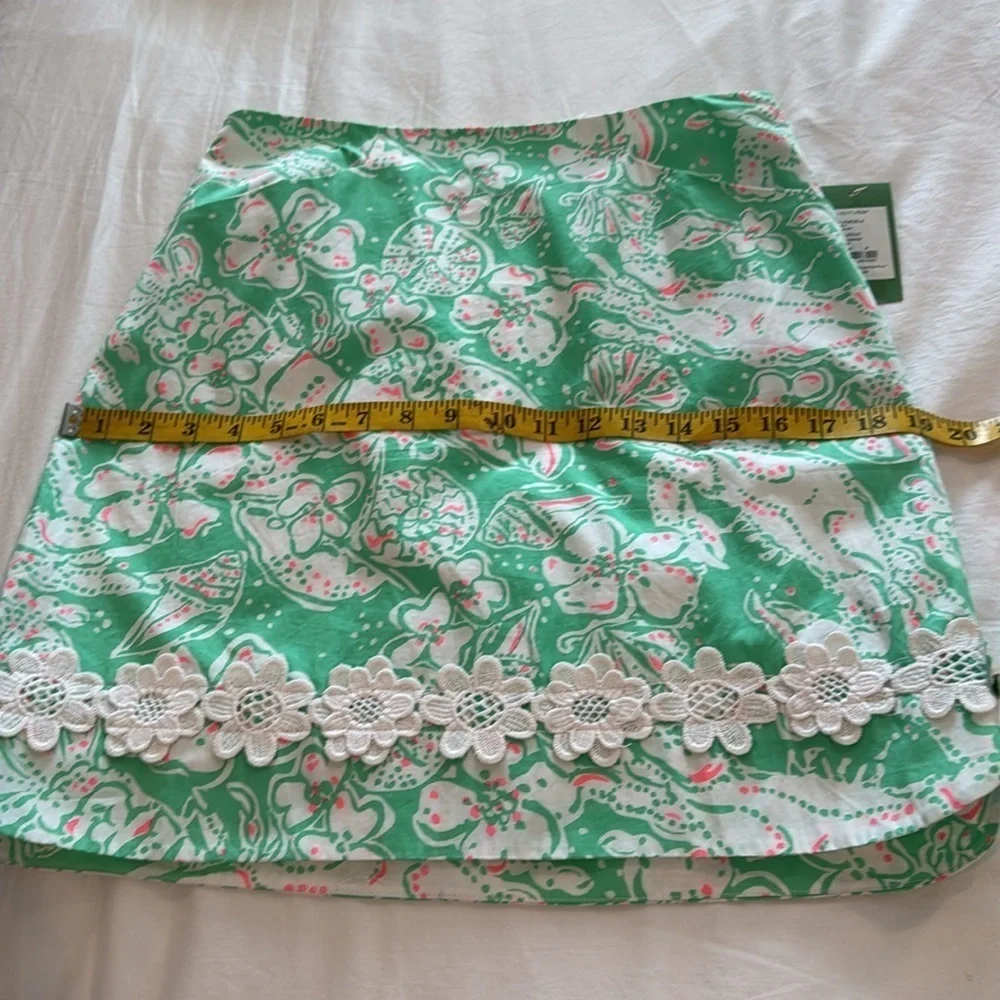 Lilly Pulitzer NWT Green with white Crockett flowers
